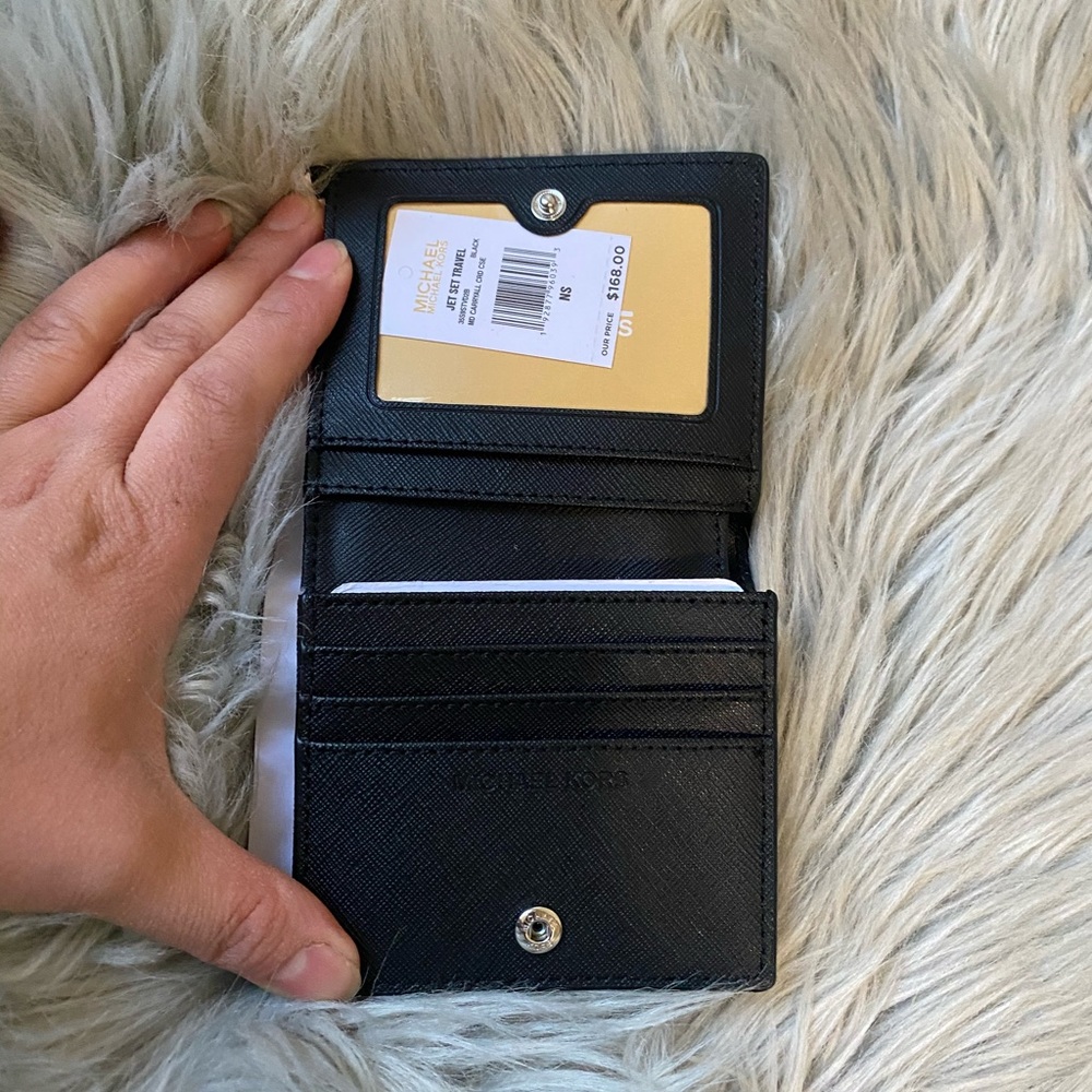 Michael Kors LG crossbody & matching wallet - Picture 4 of 7